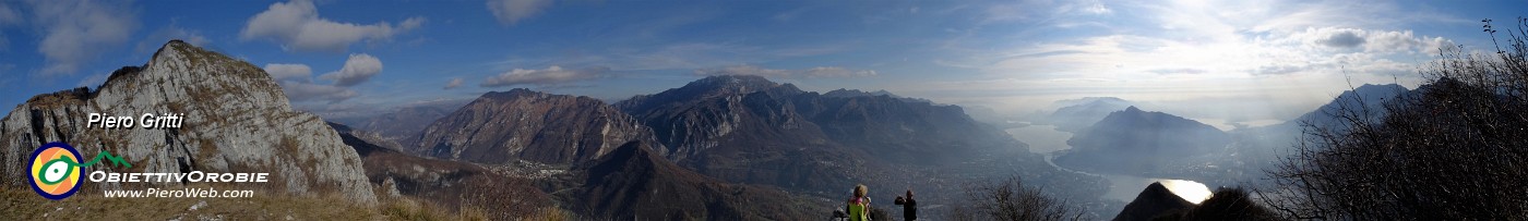 81 Panoramica dal Corno Regismondo verso Lecco Laghi e monti.jpg